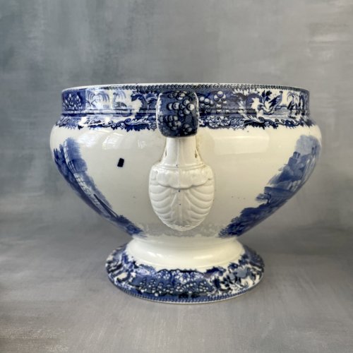 David Johnston et Jules Vieillard & Cie Bordeaux bas de soupière décor bleu XIXe