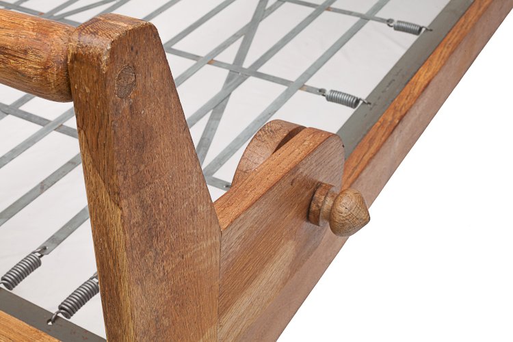 Daybed ancien pliable par Guillerme et Chambron