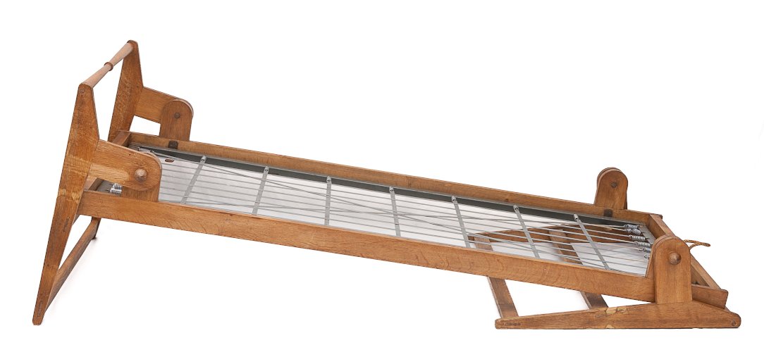 Daybed ancien pliable par Guillerme et Chambron