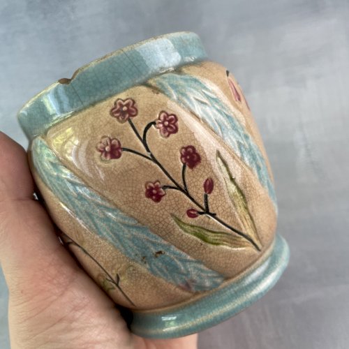 DE BRUYN FIVES LILLE ancien cache pot barbotine majolica décor floral en relief