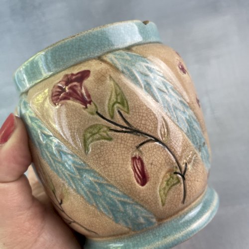 DE BRUYN FIVES LILLE ancien cache pot barbotine majolica décor floral en relief