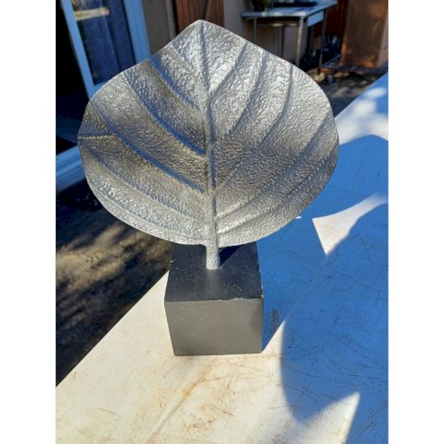 Déco Vintage Feuille Aluminium sur Socle Bois