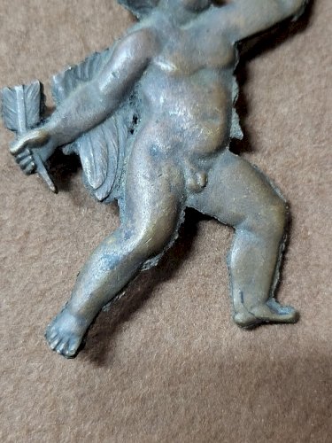 DECORATION ANGELOT EN BRONZE SUR MEUBLE