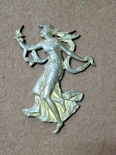 DECORATION DE MEUBLE FEMME ART NOUVEAU EN LAITON