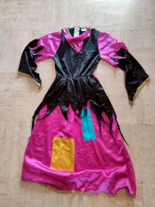 disguise costume girl in good condition size 6-8 years
