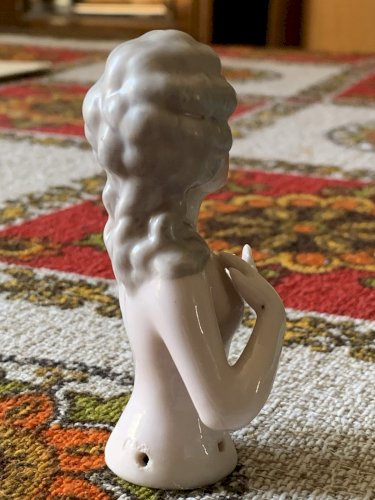 demi figurine half doll en porcelaine Germany Marie Antoinette en très bel état
