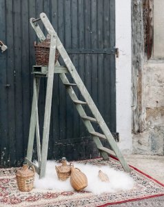 Denis, l'escabeau en bois patiné N°16