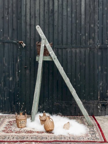 Denis, l'escabeau en bois patiné N°16