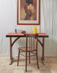Denise, the bistro dining table in formica N°71