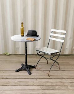 Denise, the bistro dining table No. 27