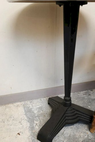 Denise, la table à manger bistro noire N°73