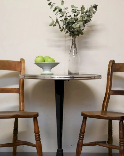 Denise, la table à manger bistro noire N°73