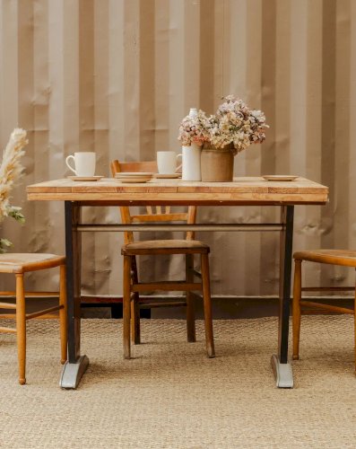 Denise, la table bistro en bois N°45