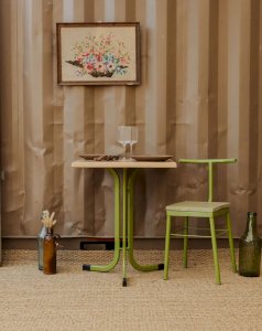 Denise, la table de bistro en métal N°55