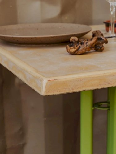 Denise, la table de bistro en métal N°55