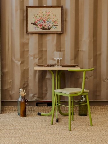 Denise, la table de bistro en métal N°55