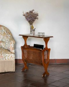 Desire, the wooden magazine rack No. 34