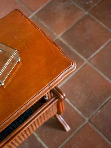 Désiré, le porte-revues en bois N°34