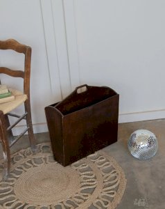 Desire, the wooden magazine rack No. 36