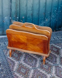 Desire, the wooden magazine rack No. 43