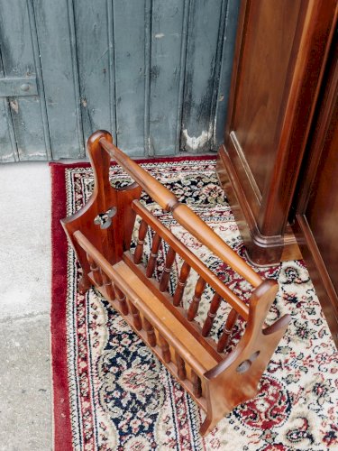 Désiré, le porte-revues en bois N°48