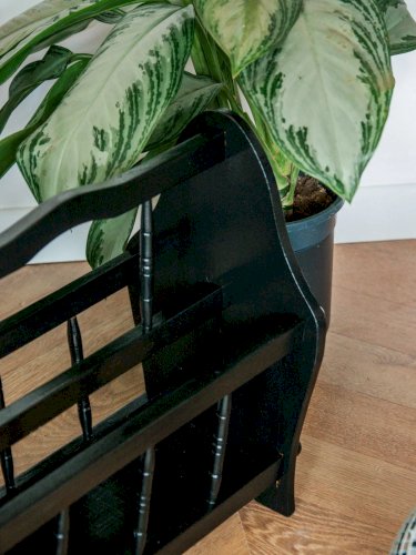 Désiré, le porte-revues en bois N°96