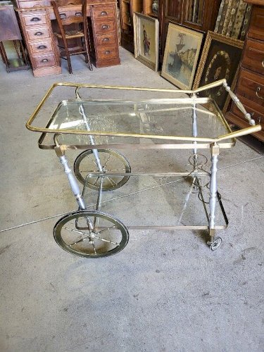 DESSERTE A ROULETTES EN ALU LAITON ET VERRE 1960