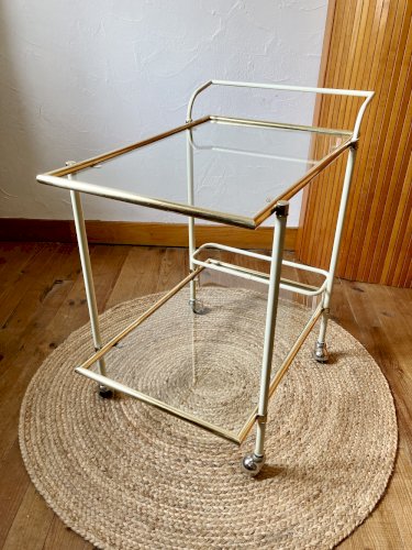 Desserte avec structure en métal couleur crème et laiton doré, années 1960