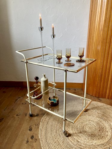 Desserte avec structure en métal couleur crème et laiton doré, années 1960