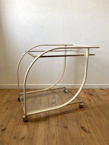 Desserte roulante vintage années 70 en verre, métal crème et finition dorée