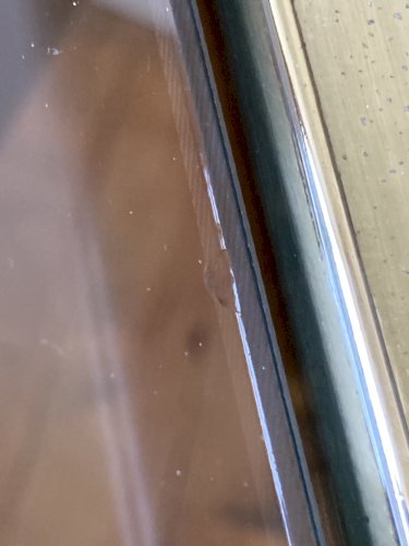 Desserte roulante vintage années 70 en verre, métal crème et finition dorée