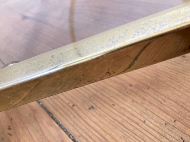Desserte roulante vintage années 70 en verre, métal crème et finition dorée