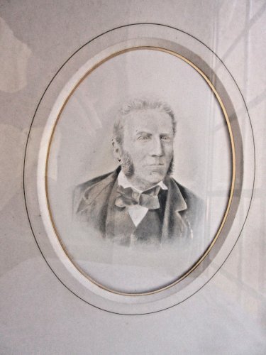Dessin au crayon d'un visage d'homme, médaillon ovale, cadre Napoléon III Or fin