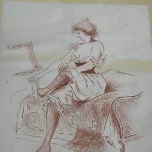 Dessin sanguine XXe représente une femme à sa toilette assise sur un lit L1042