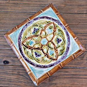 Dessous de plat en barbotine Onnaing, style art nouveau, vers 1920