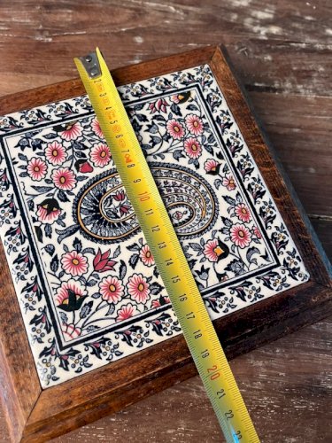 Dessous de plat en faïence de Gien et bois