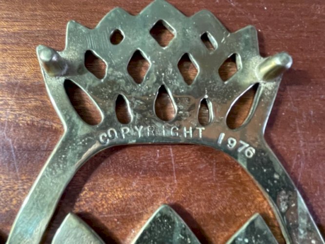 Dessous de plat en laiton vintage