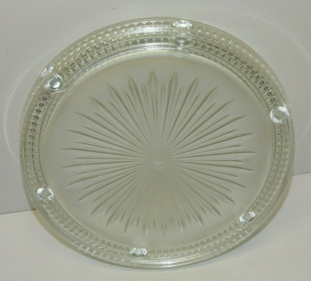 Petit Plat à Cloche Ancien En Verre Moulé Transparent - Présentoir Ou Décoration