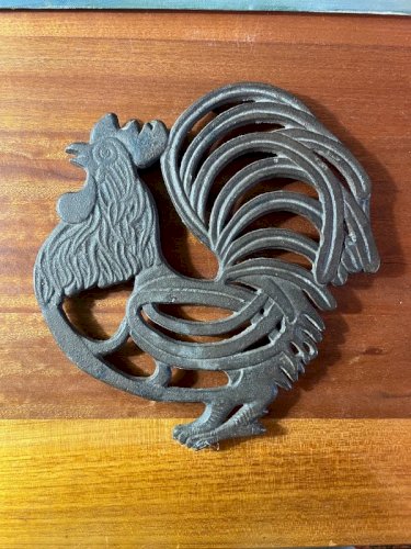 Dessous de plat vintage en fonte coq