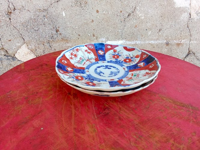Deux assiettes (Fausse paire) imari Japon 