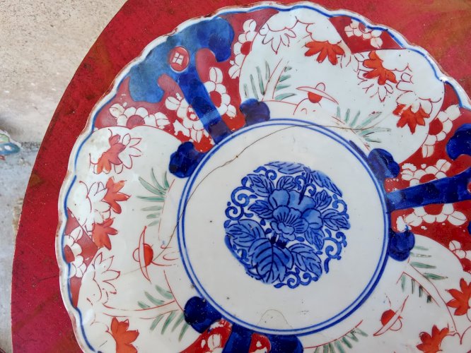 Deux assiettes (Fausse paire) imari Japon 