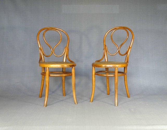 Deux chaises N° 20 "oméga" par Lebrun - France - 1890 - no Thonet