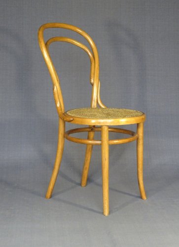 Deux chaises N°14 cannées à neuf , no Thonet (origine Allemagne )