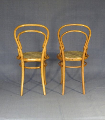 Deux chaises N°14 cannées à neuf , no Thonet (origine Allemagne )