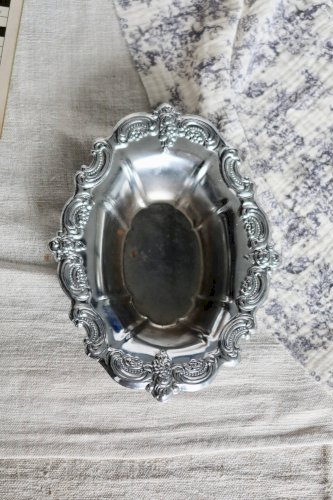 Deux coupelles ovales vintage métal argenté à décor baroque - Style rocaille