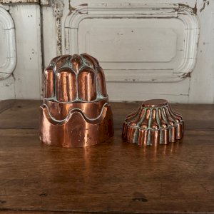 Two 19th century copper cake molds M3650
