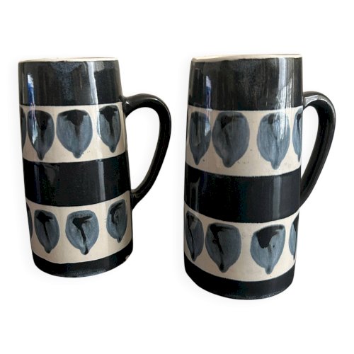 Deux mugs en céramique vintage
