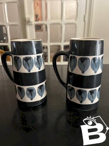 Deux mugs en céramique vintage