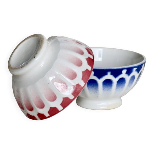 Deux petits bols vintage en faïence rouge et bleue