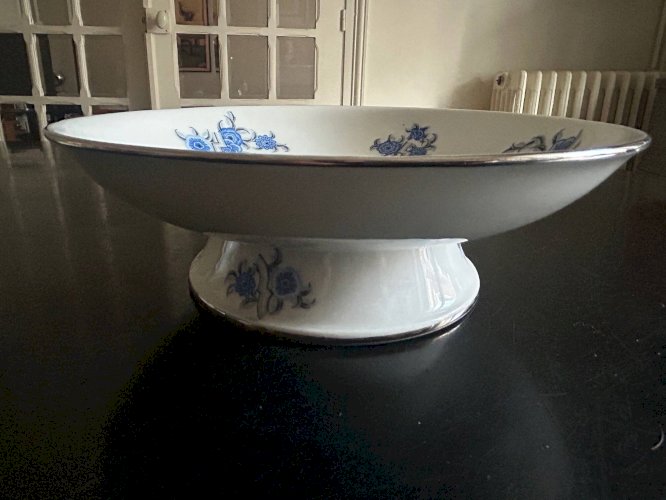 deux plats en porcelaine art déco F. Legrand & Cie